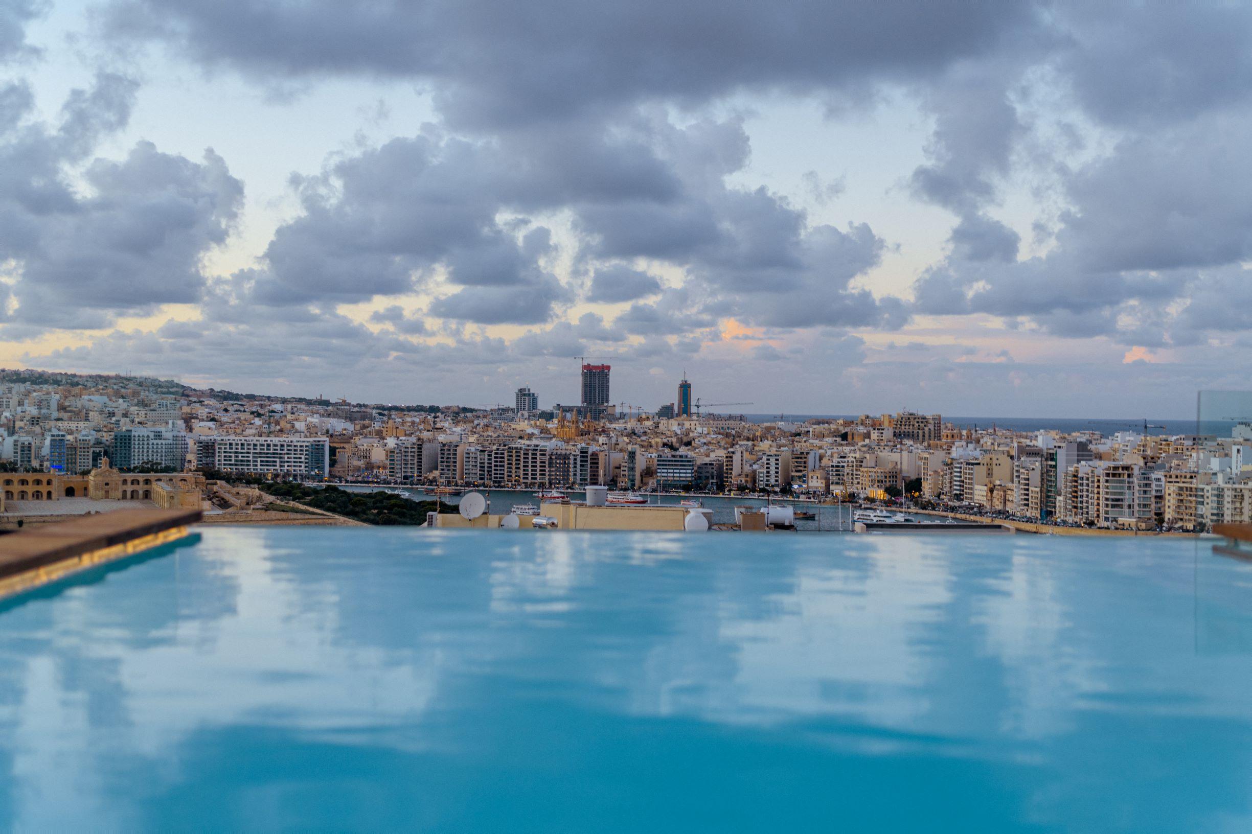 The Embassy Valletta Hotel Екстериор снимка